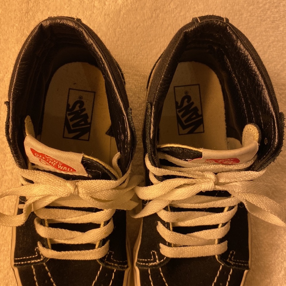 Vans - Picture 2 of 7